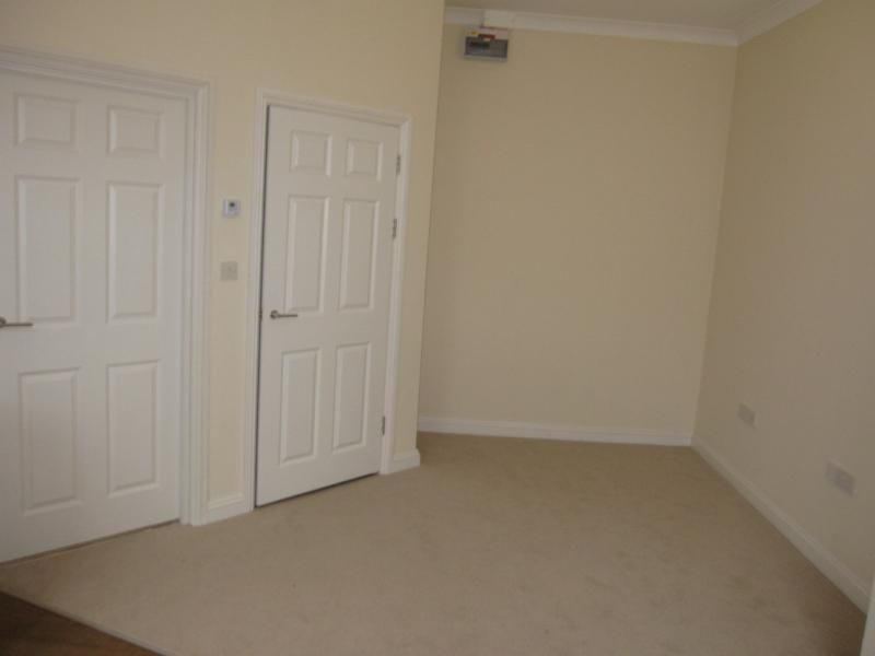 Property photo 3 of 6 Living Area