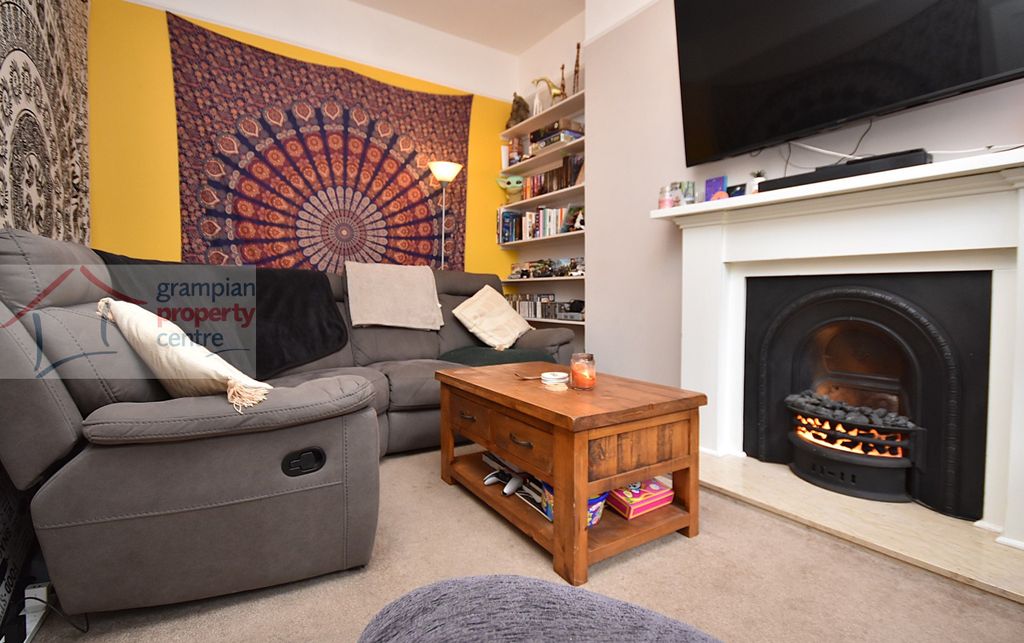 Property photo 2 of 17 Lounge.Jpg