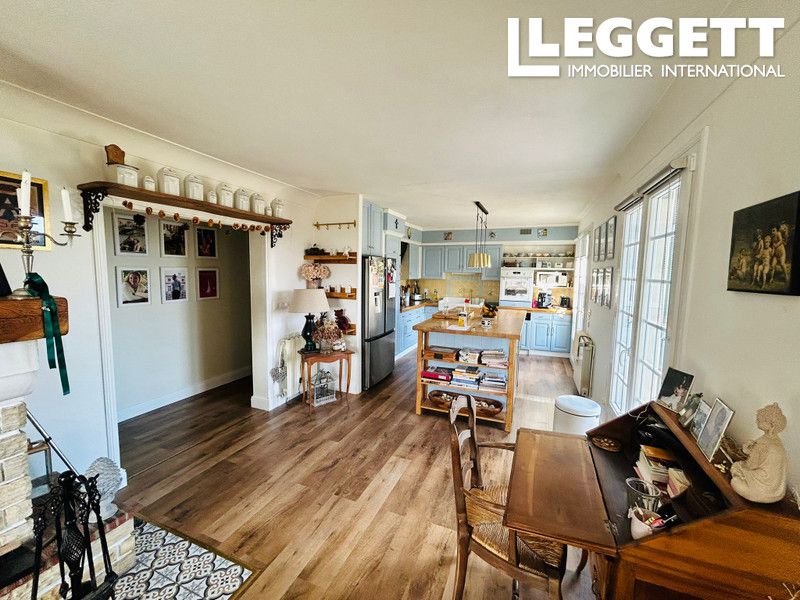 Property photo 2 of 10