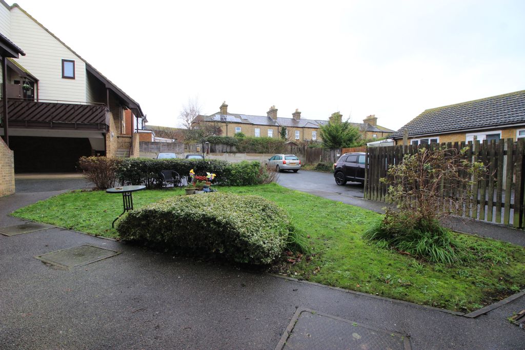 Property photo 2 of 10 Photo