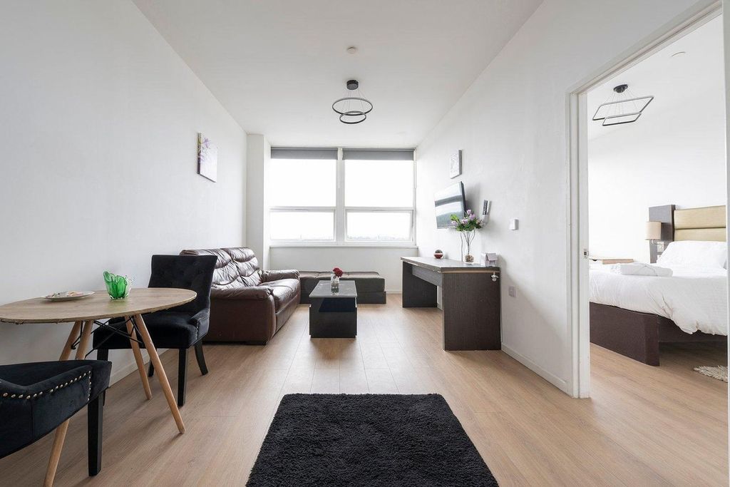 Property photo 1 of 23 Living Room