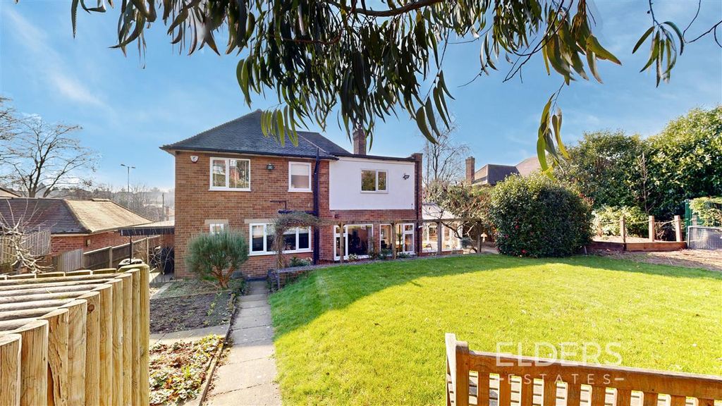 Property photo 2 of 33