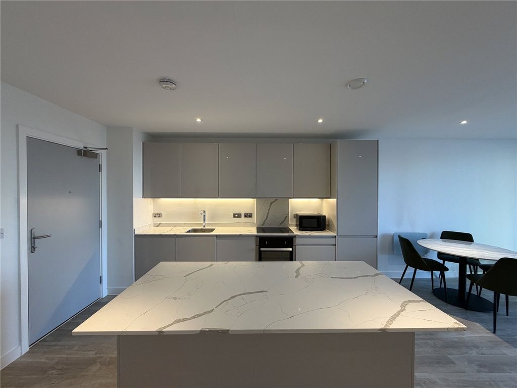 Property photo 3 of 21 Picture No. 06