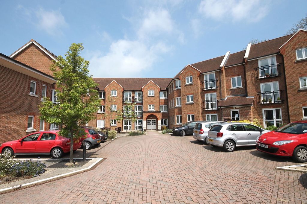 Property photo 1 of 11