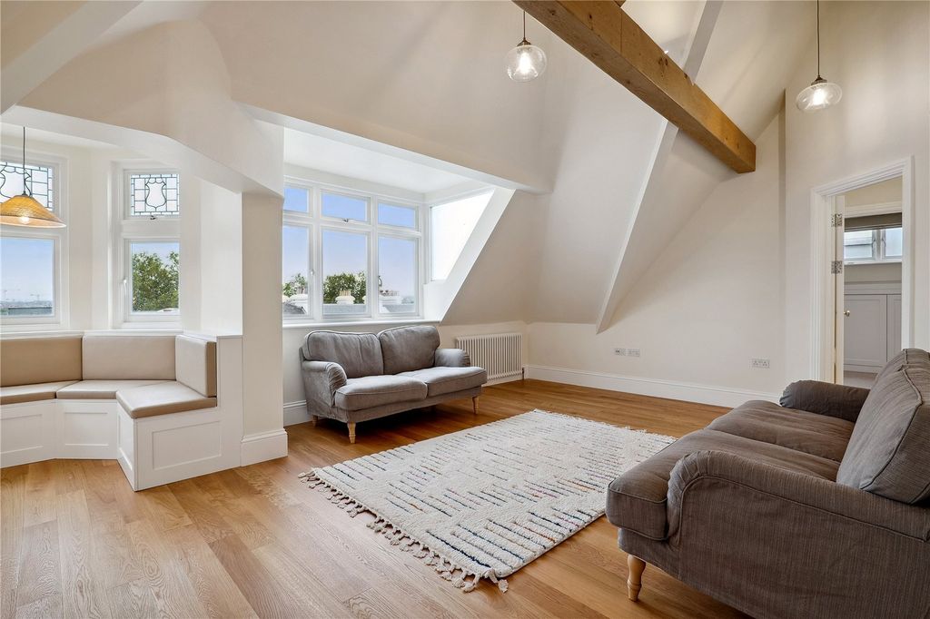 Property photo 2 of 21 Picture No. 22