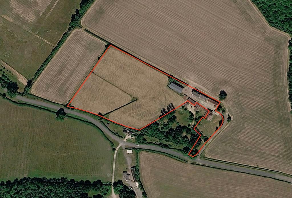 Property photo 1 of 34 Freehold Land & Barns