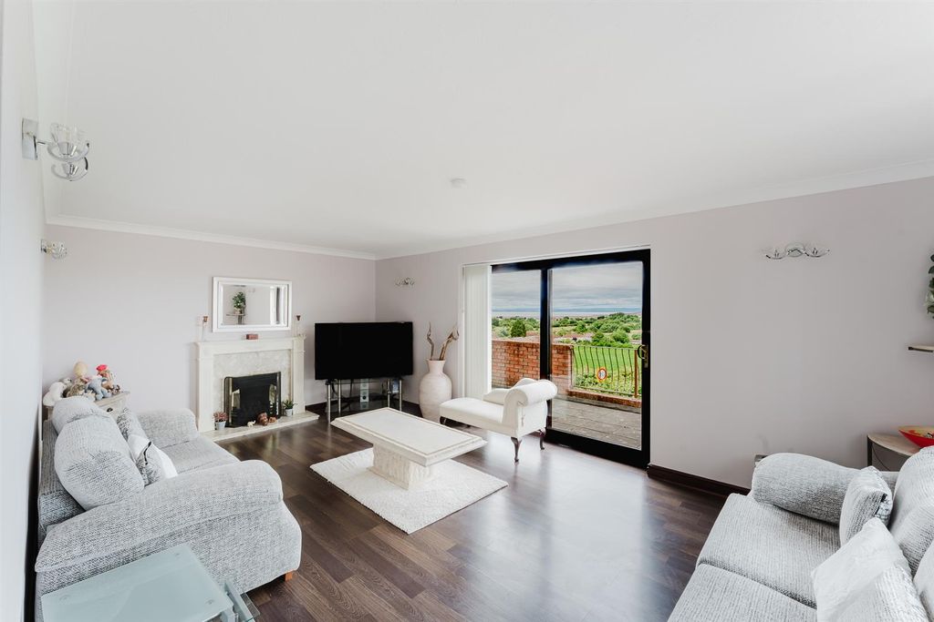 Property photo 3 of 28 Living Room