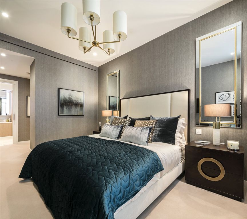 Property photo 3 of 16 Show Flat Bedroom