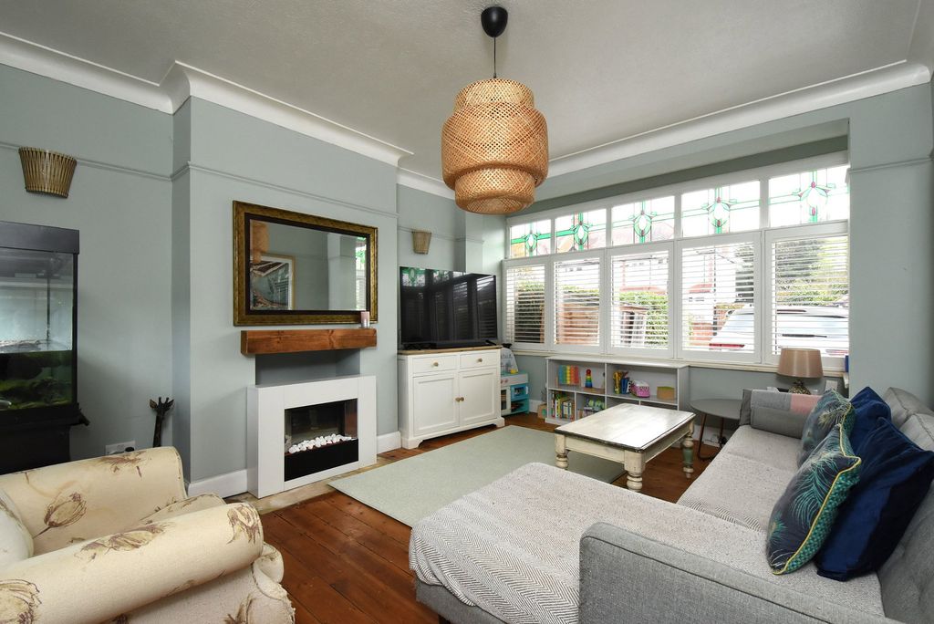 Property photo 2 of 18