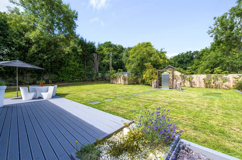 Property photo 3 of 34 Image