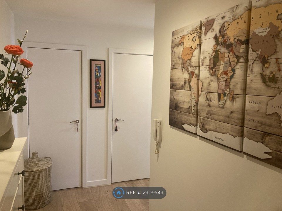 Property photo 1 of 19 View Into Entrance Hall