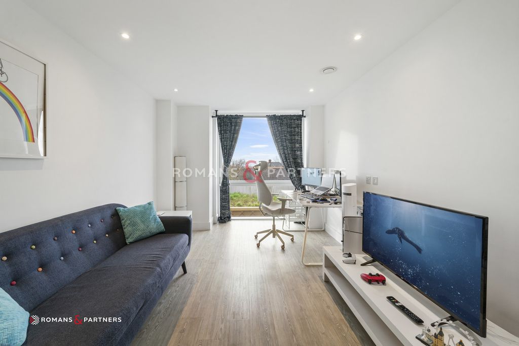 Property photo 1 of 12
