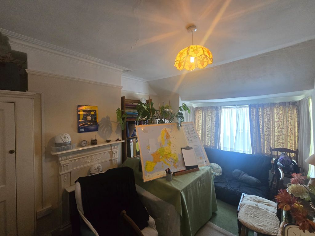Property photo 3 of 5 Gallery