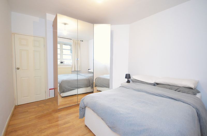 Property photo 2 of 6 Bedroom