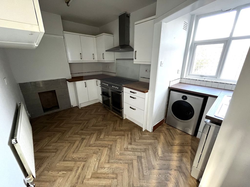 Property photo 3 of 11 Photo 4