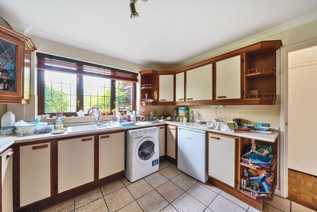 Property photo 2 of 9