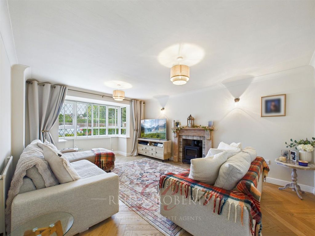 Property photo 3 of 30 Cam05148G0-Pr0084-Still010.Jpg