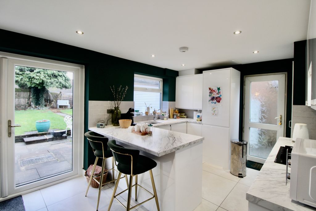 Property photo 3 of 12 Kitchen Diner