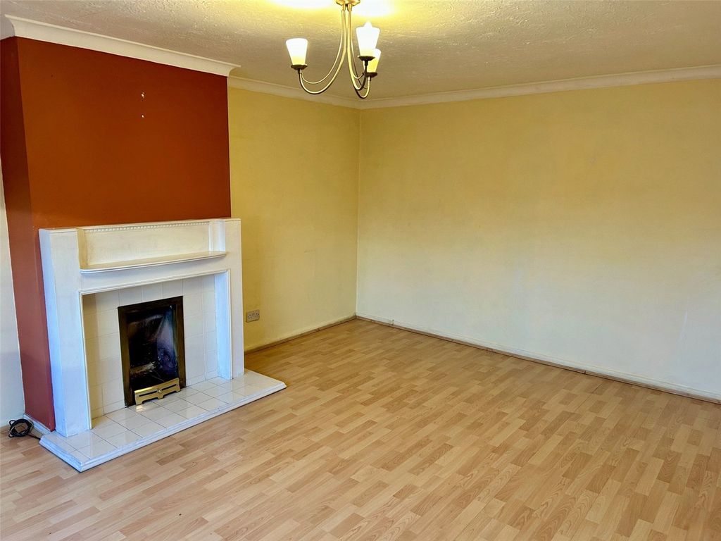 Property photo 2 of 12 Lounge