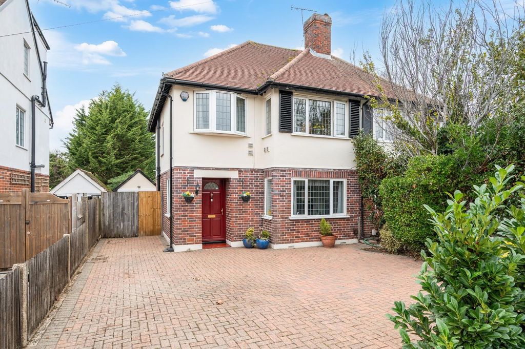 Property photo 1 of 19 Stoneleigh Park Road, (19).Jpg