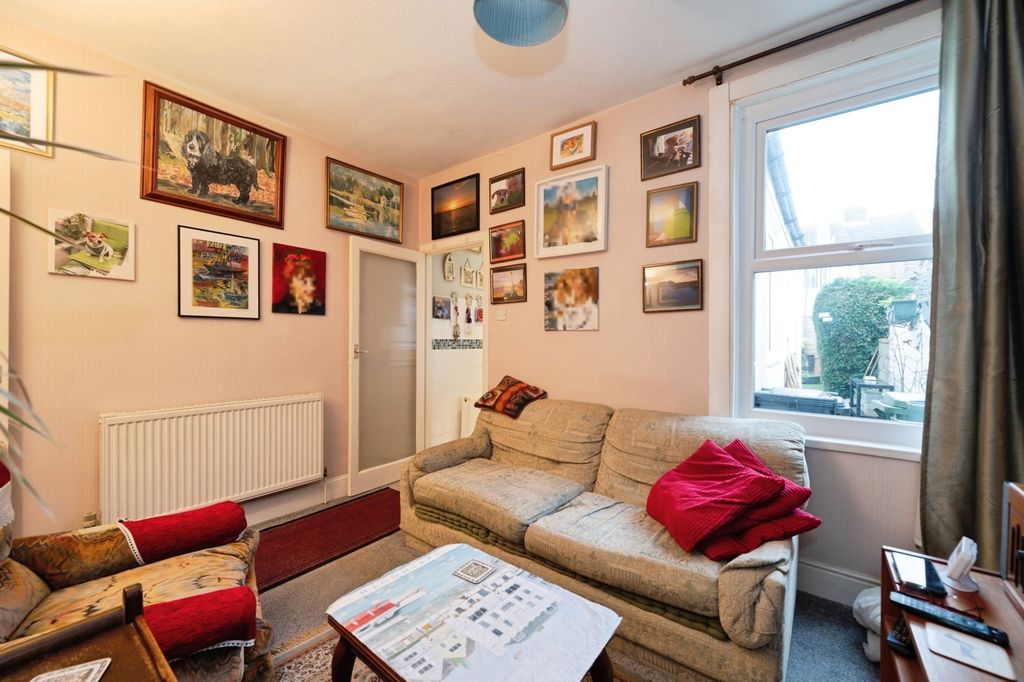 Property photo 3 of 11 Pbox-Img.Jpg