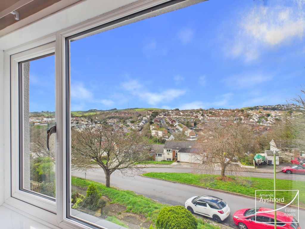 Property photo 3 of 23