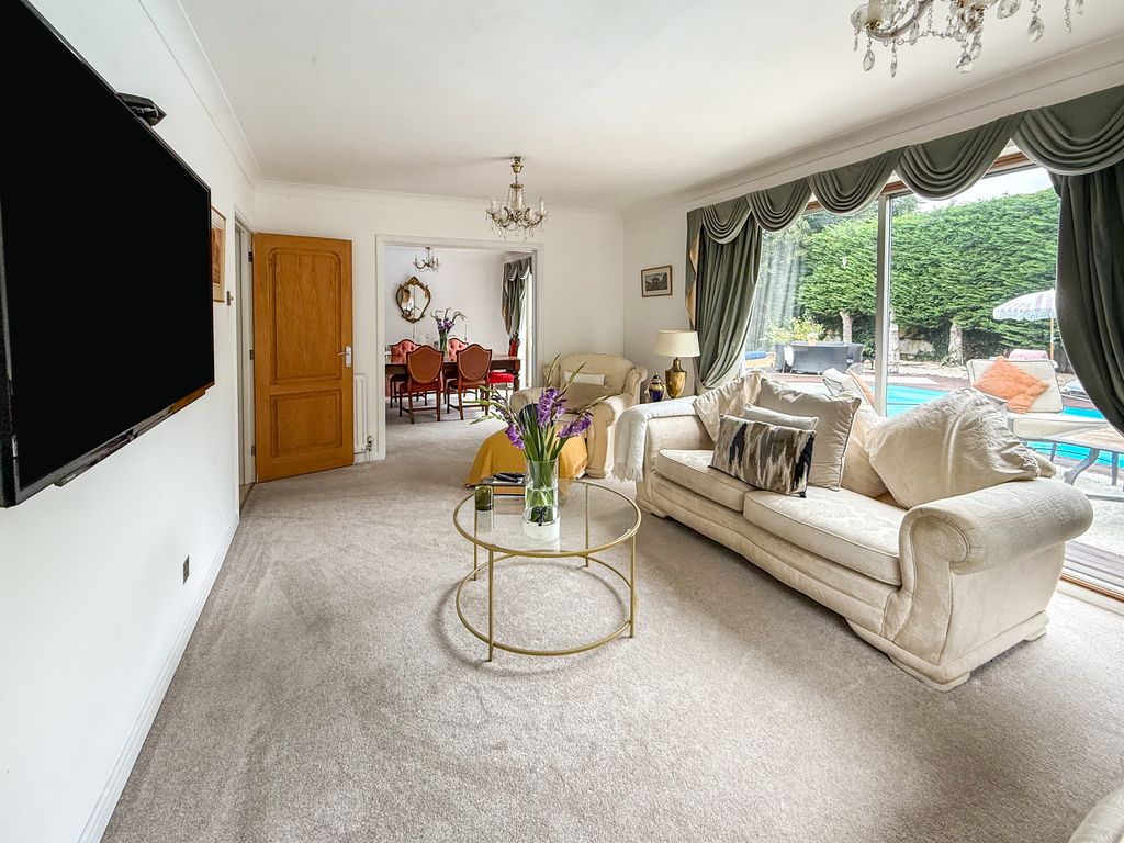 Property photo 3 of 12