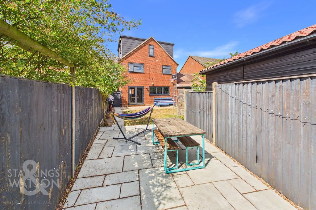 Property photo 3 of 22
