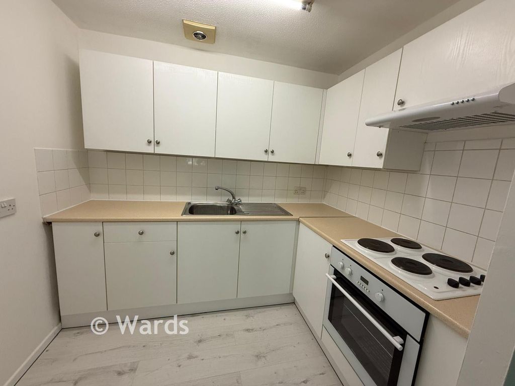 Property photo 3 of 10 Kitchen