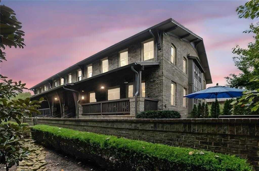 Property photo 1 of 31