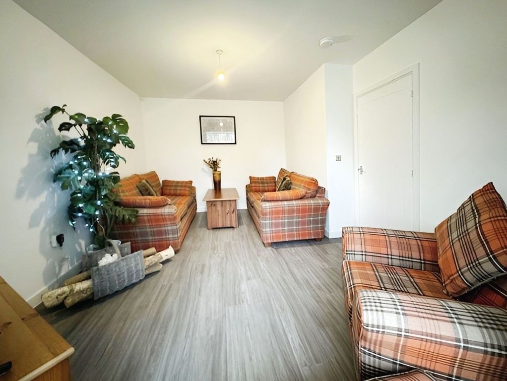 Property photo 3 of 31