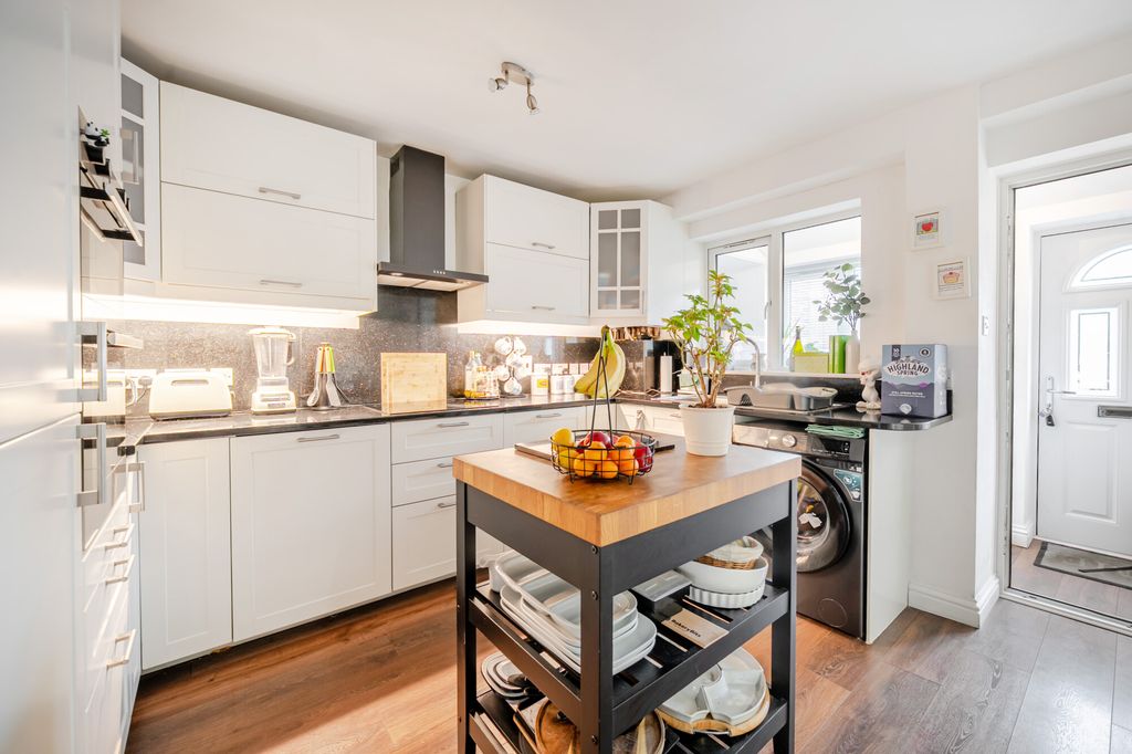 Property photo 3 of 15