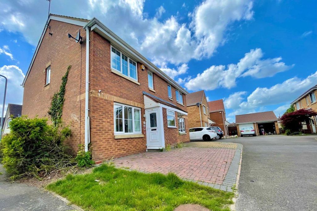 Property photo 1 of 11