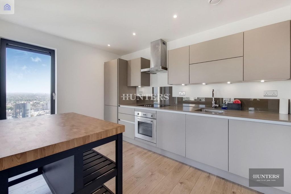 Property photo 3 of 14 2_Kitchen-Reception-2.Jpg