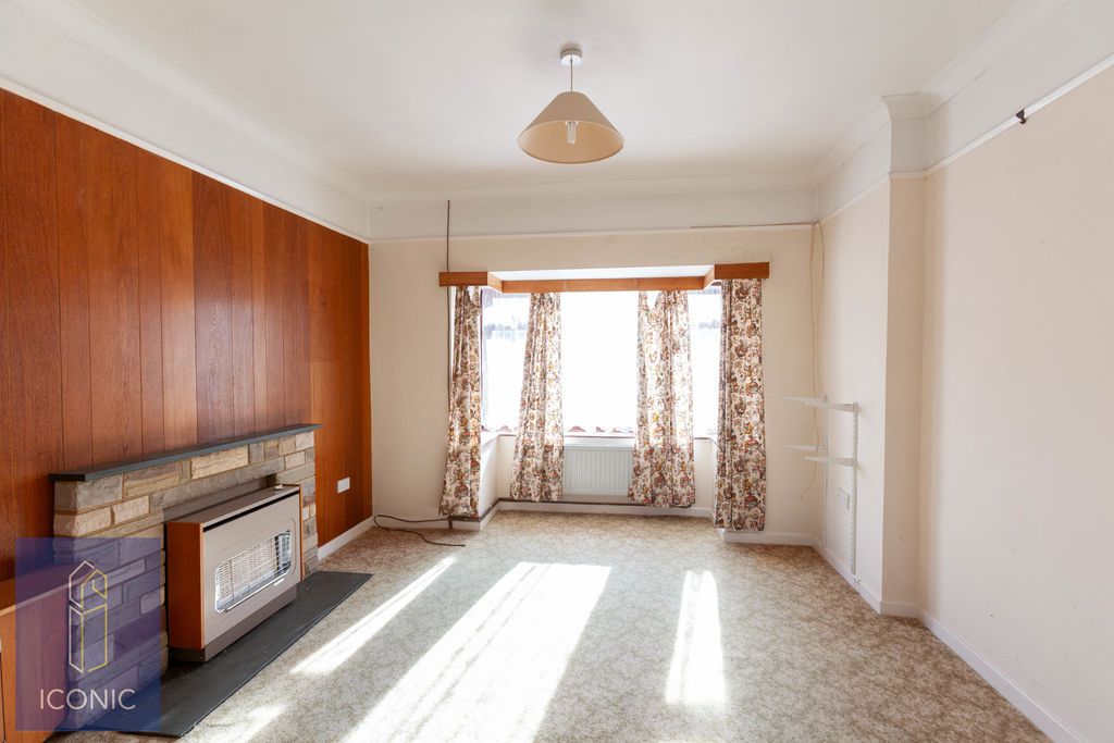 Property photo 2 of 10 Photo 3