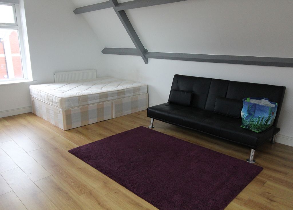 Property photo 1 of 3