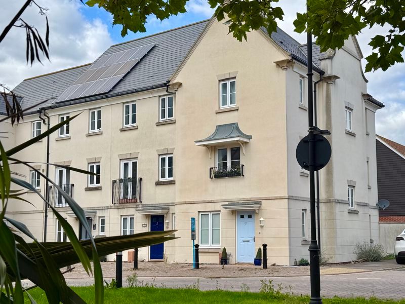 Property photo 1 of 17 Photo 18