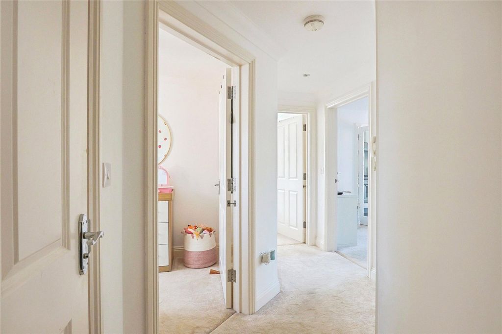 Property photo 2 of 14 Hall