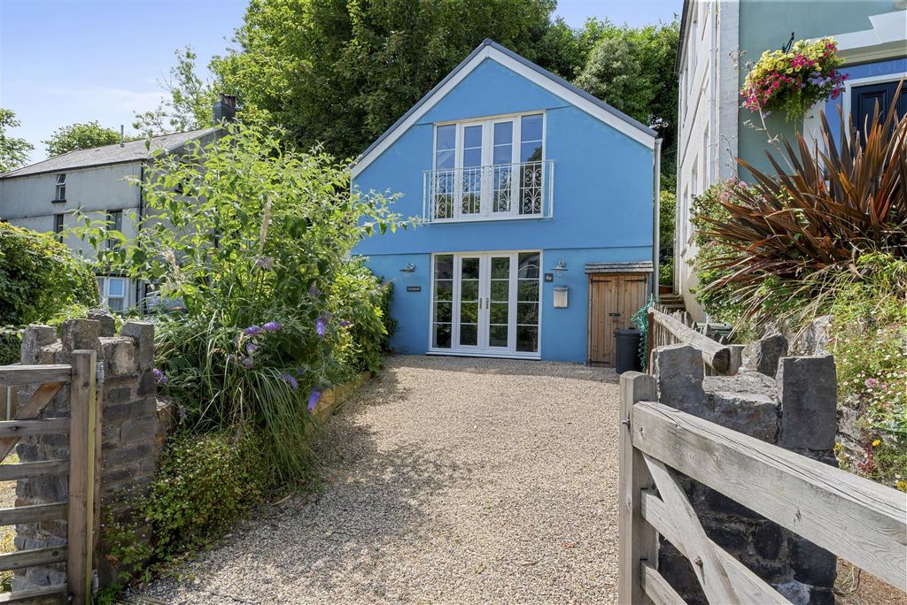 Property photo 1 of 21 External