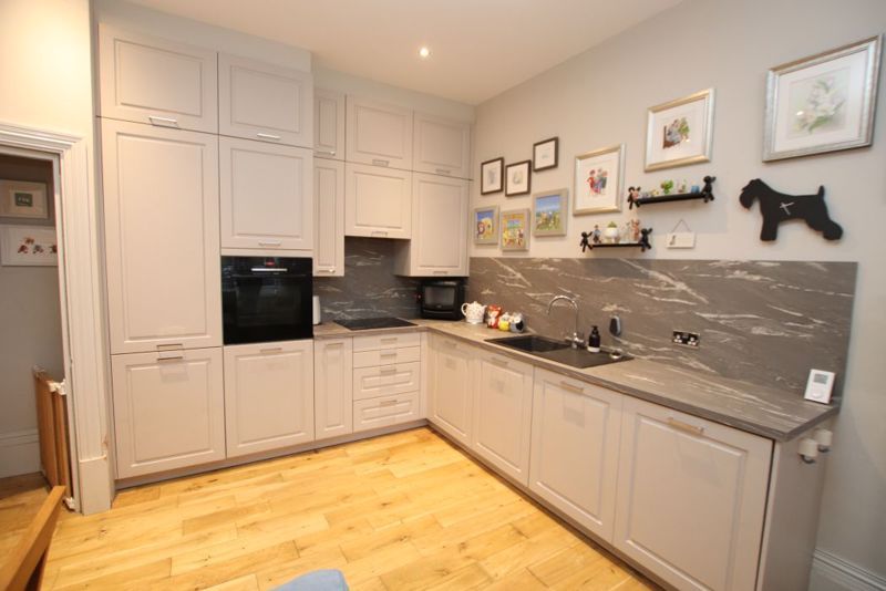 Property photo 3 of 17 Kitchen