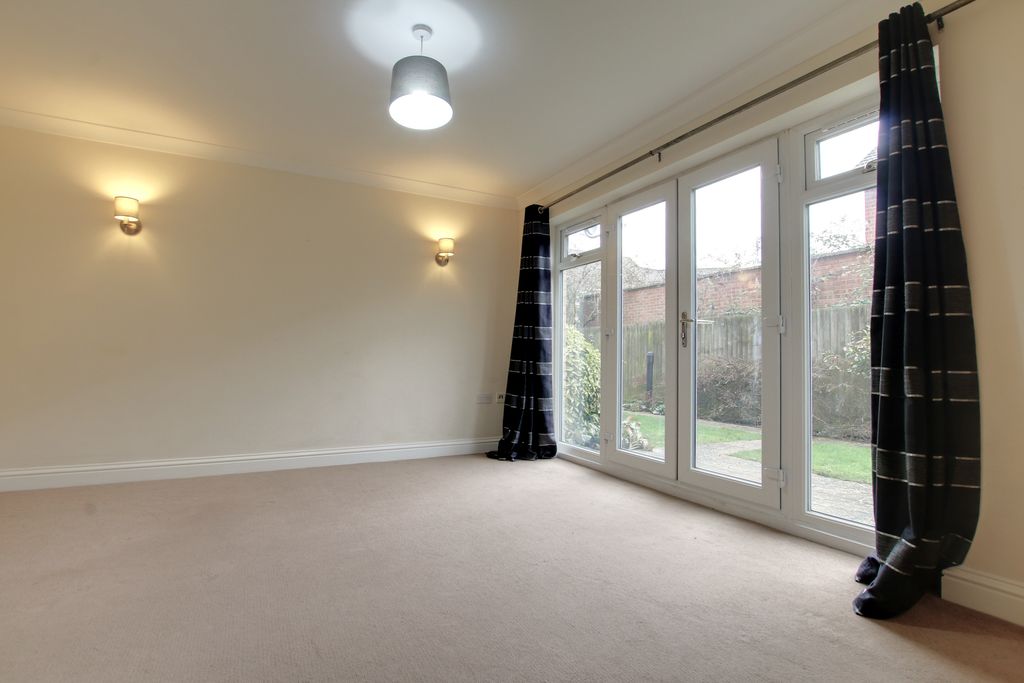 Property photo 3 of 8