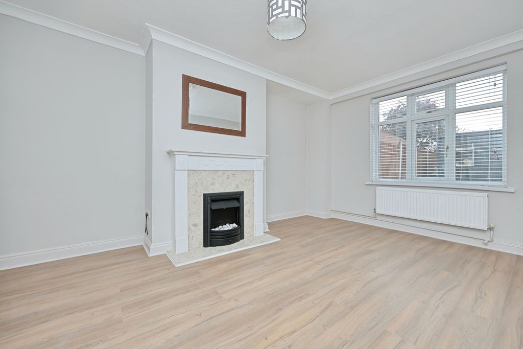Property photo 2 of 21 Image
