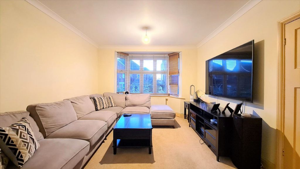 Property photo 2 of 8