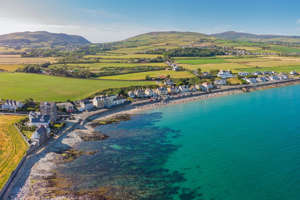 Property photo 2 of 24