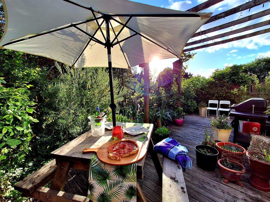 Property photo 2 of 24 Al Fresco Dining