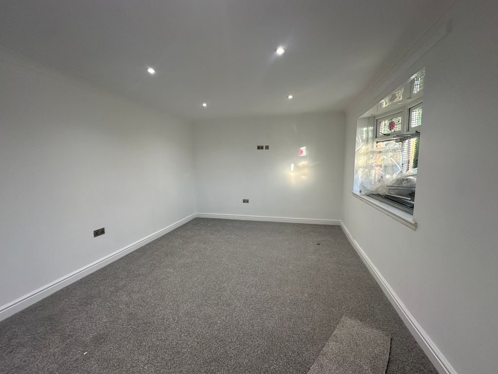 Property photo 2 of 6 Photo #2