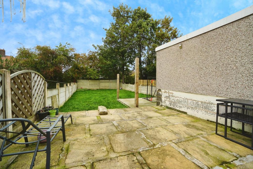 Property photo 2 of 26 Rear Garden