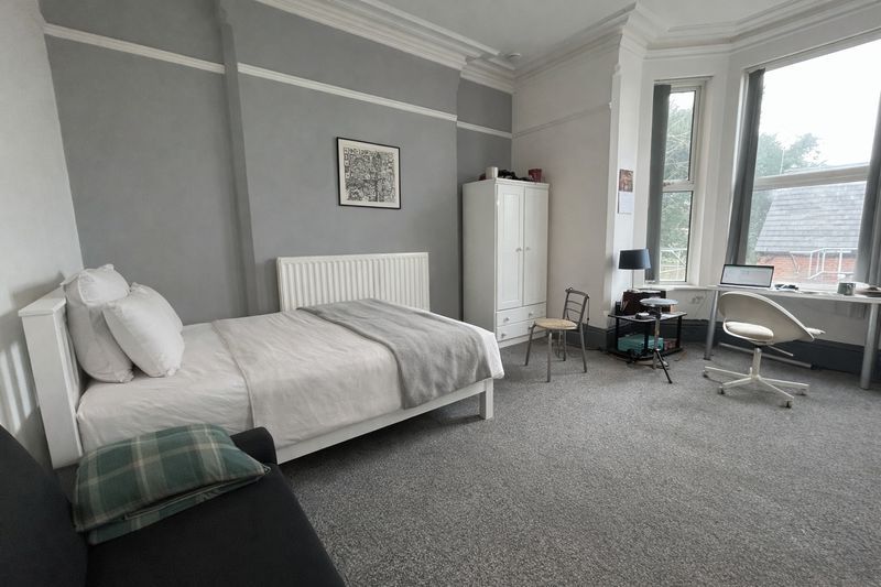 Property photo 1 of 5 Photo 5