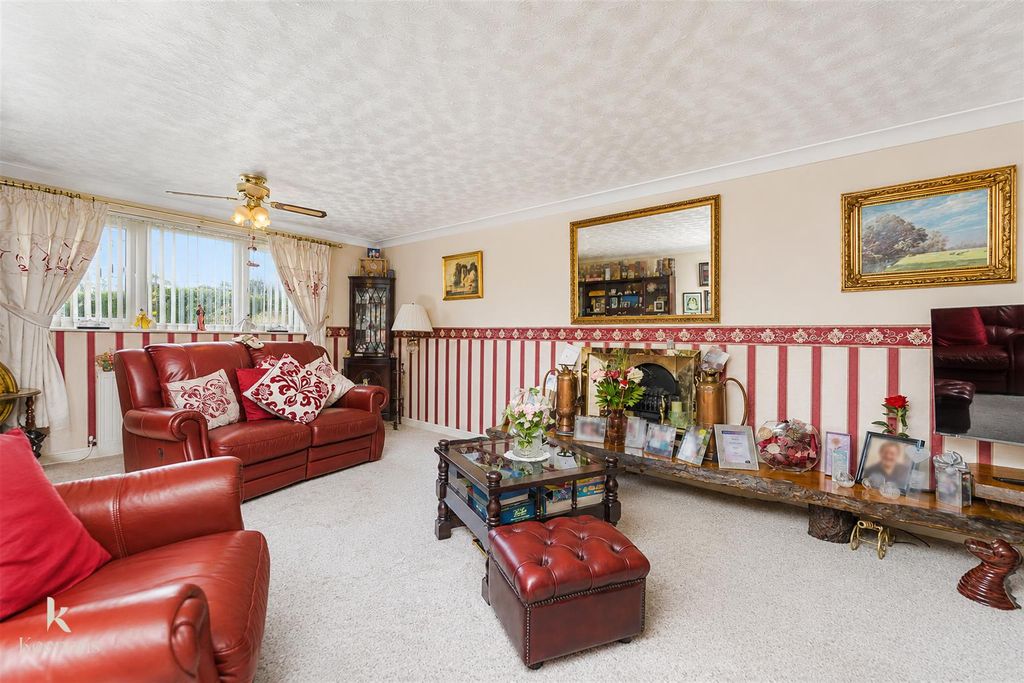 Property photo 3 of 37 3.Jpg