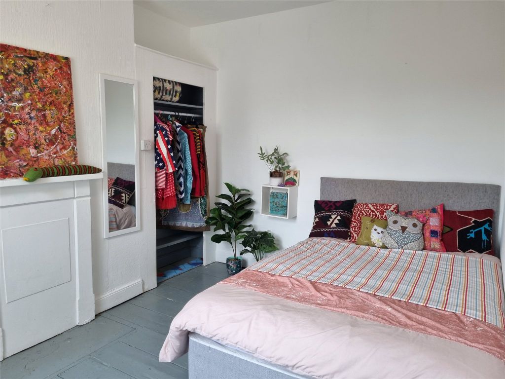 Property photo 2 of 16 Bedroom